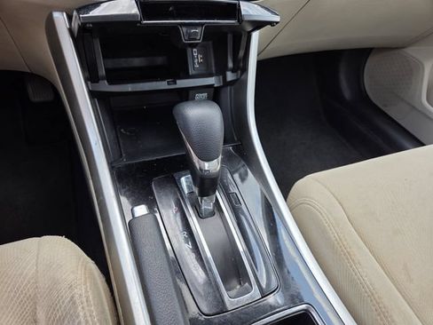 Used 2016 Honda Accord EX image 11