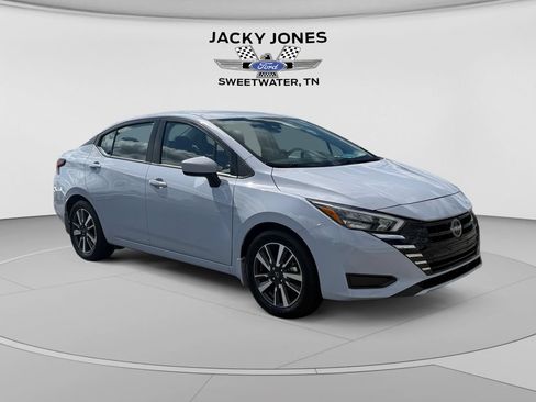 Used 2025 Nissan Versa SV w/ Trunk Package FWD image 7