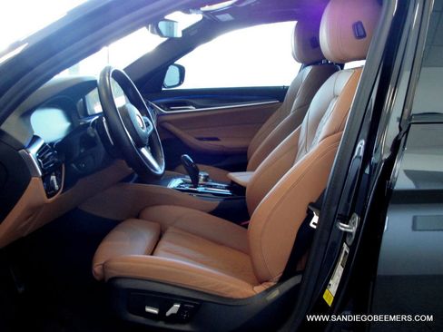 Used 2023 BMW 540i w/ M Sport Package image 32