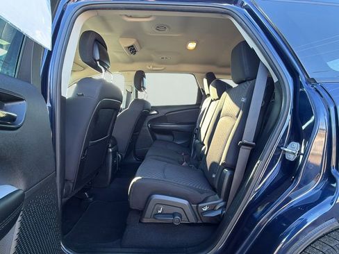 Used 2020 Dodge Journey SE w/ SE Popular Equipment Group image 19