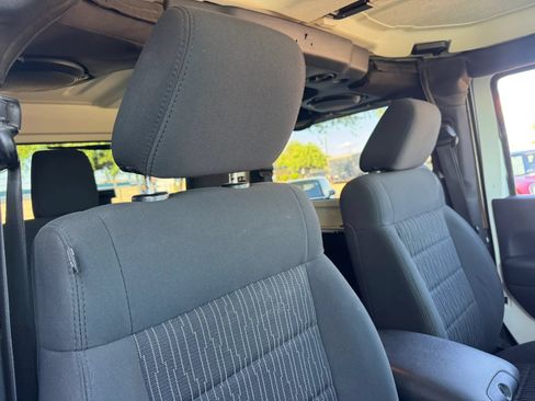 Used 2011 Jeep Wrangler Rubicon w/ PWR Convenience Group AWD/4WD image 30
