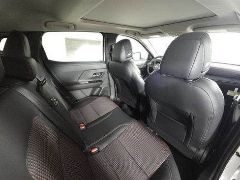 New 2025 Nissan Kicks SR w/ SR Premium Package image 17