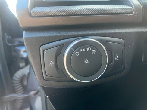 Used 2019 Ford Fusion SE image 24