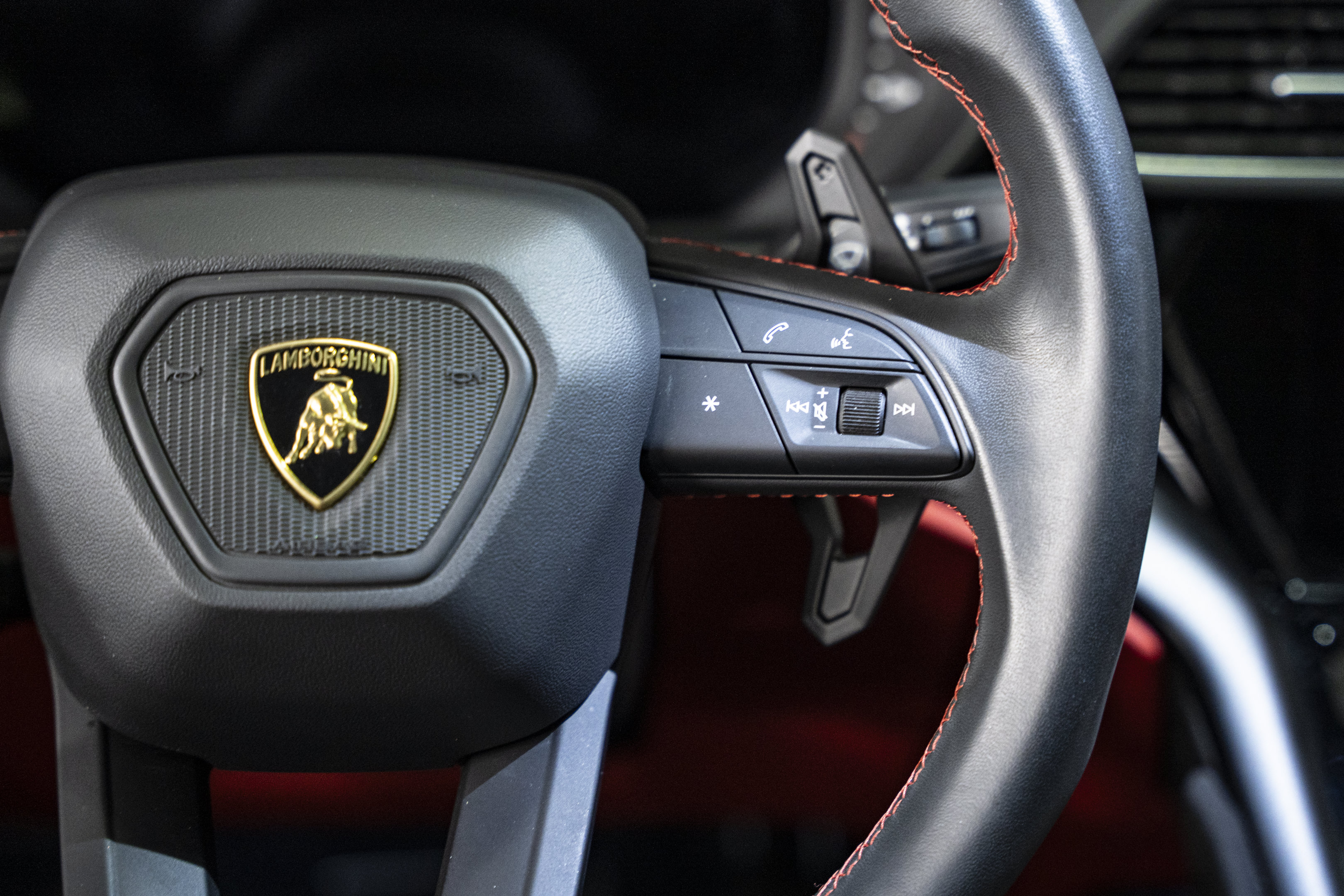 Used 2024 Lamborghini Urus S AWD/4WD image 33