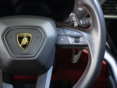 Used 2024 Lamborghini Urus S AWD/4WD image 33