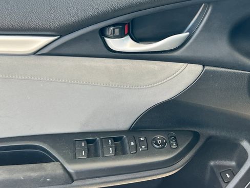 Used 2019 Honda Civic EX image 13