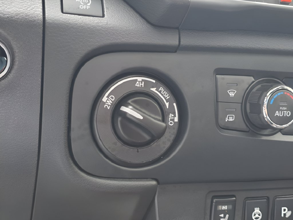 Used 2025 Nissan Frontier PRO-4X w/ Pro Premium Package AWD/4WD image 23