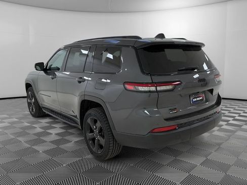 Used 2023 Jeep Grand Cherokee L Laredo AWD/4WD image 3