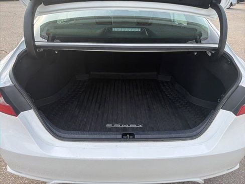 Used 2023 Toyota Camry SE image 13