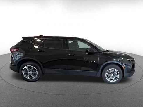 Used 2026 Chevrolet Blazer LT FWD image 11