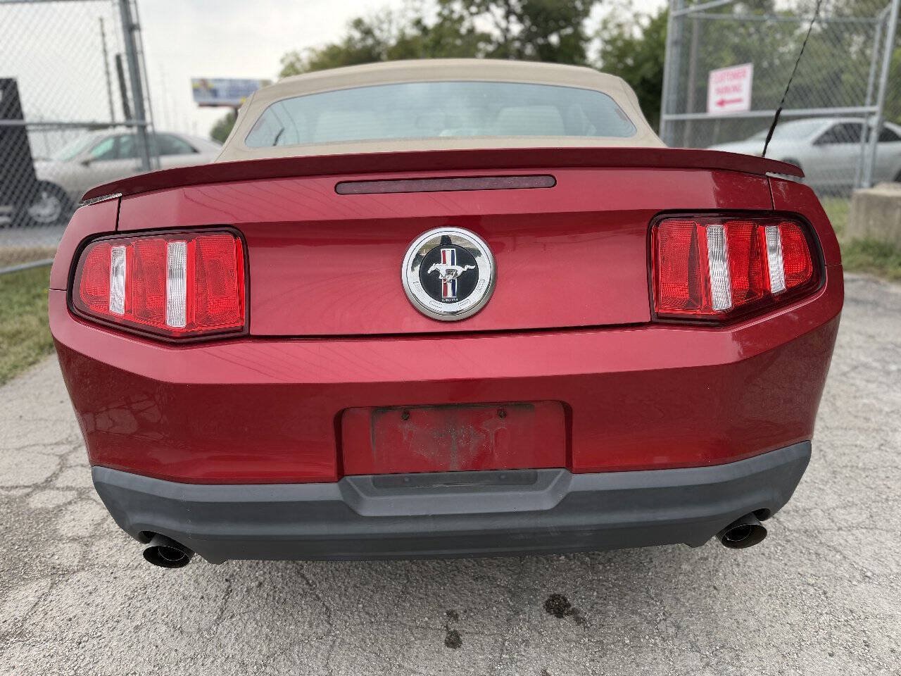 Used 2012 Ford Mustang Premium RWD image 4