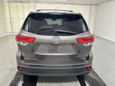 Used 2019 Toyota Highlander Plus AWD/4WD image 21