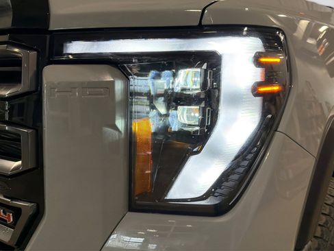 Used 2024 GMC Sierra 2500 AT4 w/ AT4 Premium Plus Package AWD/4WD image 13