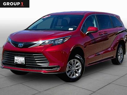 Used 2024 Toyota Sienna LE