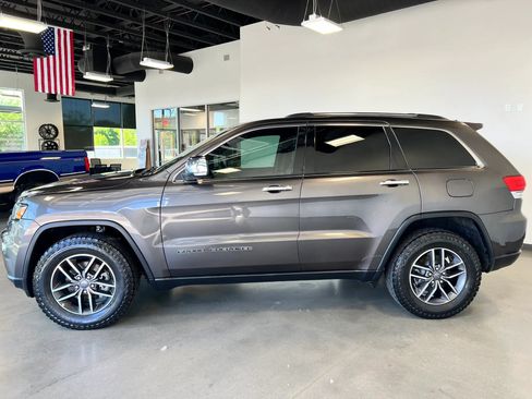 Used 2019 Jeep Grand Cherokee Limited w/ Luxury Group II AWD/4WD image 4