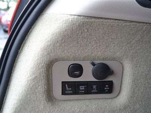 Used 2011 Lincoln MKT AWD w/ 101A Rapid Spec Order Code image 30