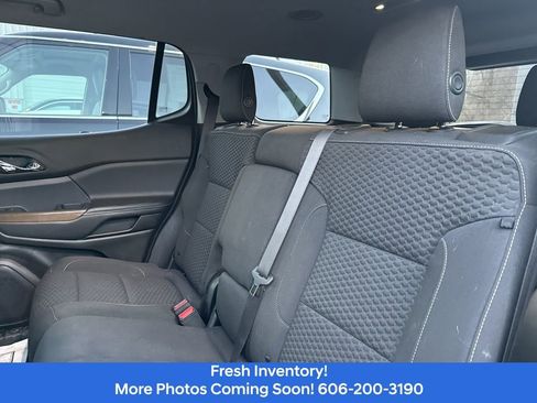 Used 2019 GMC Acadia SLE w/ LPO, Floor Liner Package FWD image 7