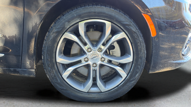 Used 2021 Chrysler Pacifica Pinnacle AWD/4WD image 13