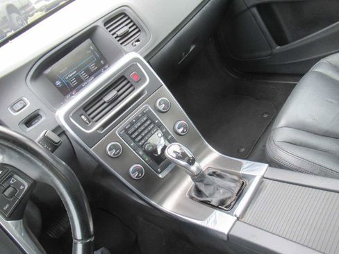 Used 2014 Volvo S60 T5 image 28