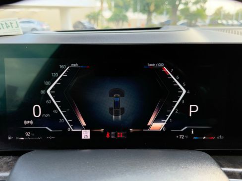 Certified 2023 BMW X7 xDrive40i w/ Executive Package image 26