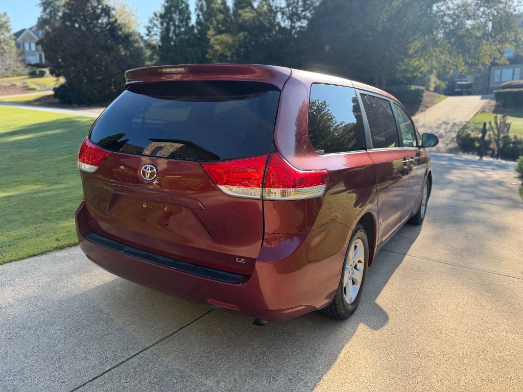 Used 2012 Toyota Sienna LE FWD image 6