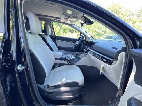 New 2026 Kia Sportage EX FWD image 42