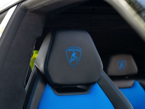 Used 2019 Lamborghini Urus AWD/4WD image 77