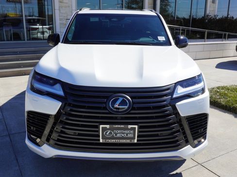 Used 2025 Lexus LX 700h Overtrail image 3