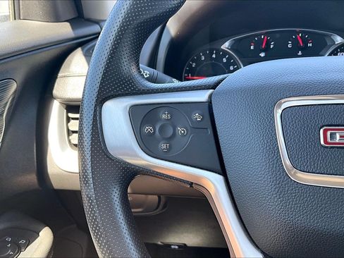 Certified 2024 GMC Terrain SLE FWD image 11