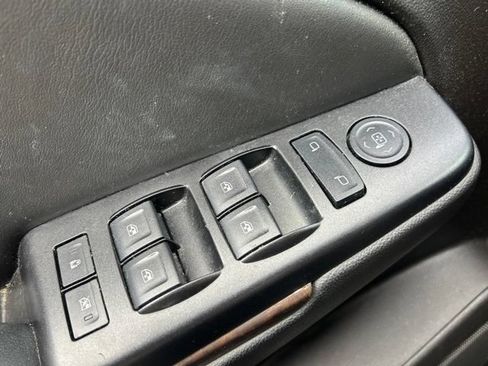Used 2016 Chevrolet Tahoe LS RWD image 15