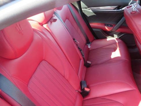 Used 2019 Maserati Ghibli S Q4 AWD/4WD image 25