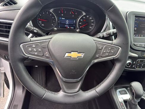 Used 2024 Chevrolet Equinox LT AWD/4WD image 16