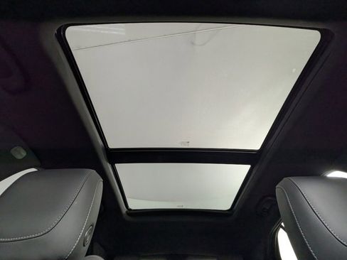 Used 2020 Cadillac XT4 Premium Luxury w/ Cold Weather Package image 7