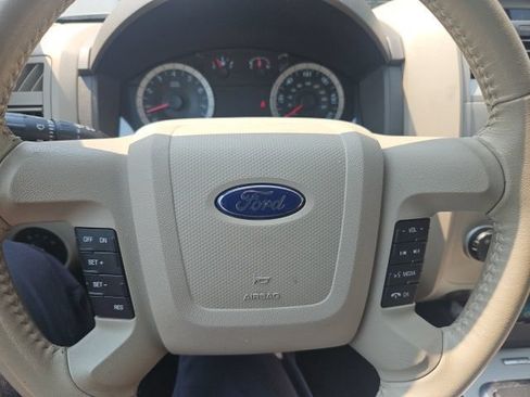 Used 2010 Ford Escape XLT AWD/4WD image 10