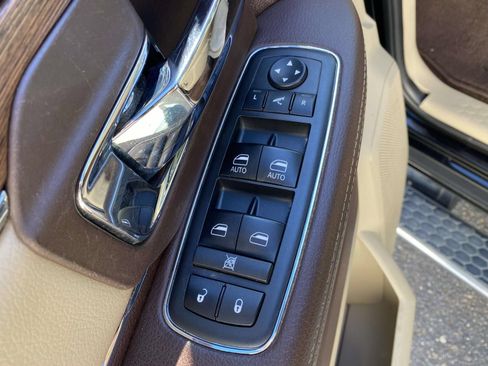 Used 2018 RAM 3500 Laramie AWD/4WD image 19
