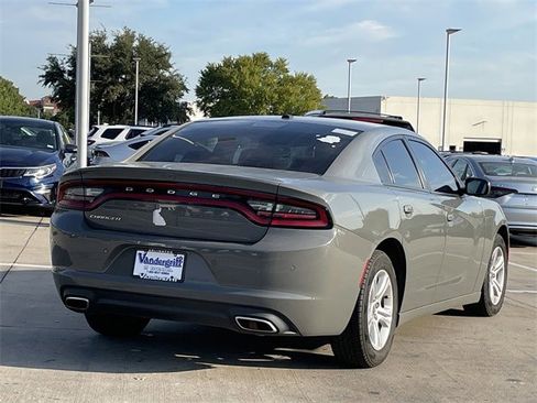 Used 2019 Dodge Charger SXT image 4