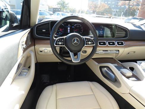 Certified 2022 Mercedes-Benz GLS 450 4MATIC image 9