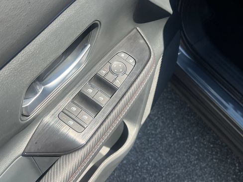 Certified 2025 Nissan Kicks SR FWD image 16