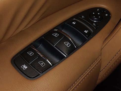 Used 2017 Nissan Armada Platinum w/ Captain Seat Package image 27