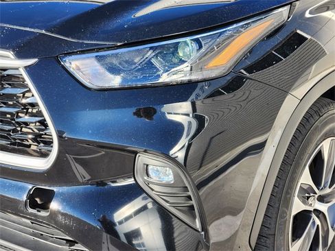 Used 2022 Toyota Highlander XLE image 10