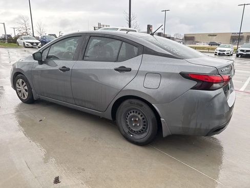 Used 2020 Nissan Versa S image 3