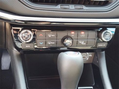 New 2026 Jeep Compass Latitude image 23