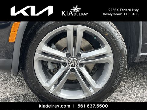 Used 2017 Volkswagen Tiguan Sport image 33