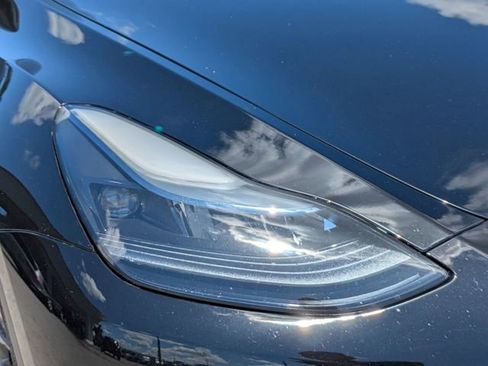 Used 2022 Tesla Model Y Performance AWD/4WD image 10