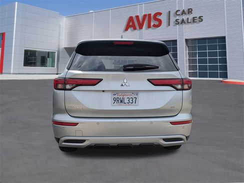 Used 2024 Mitsubishi Outlander SE image 7