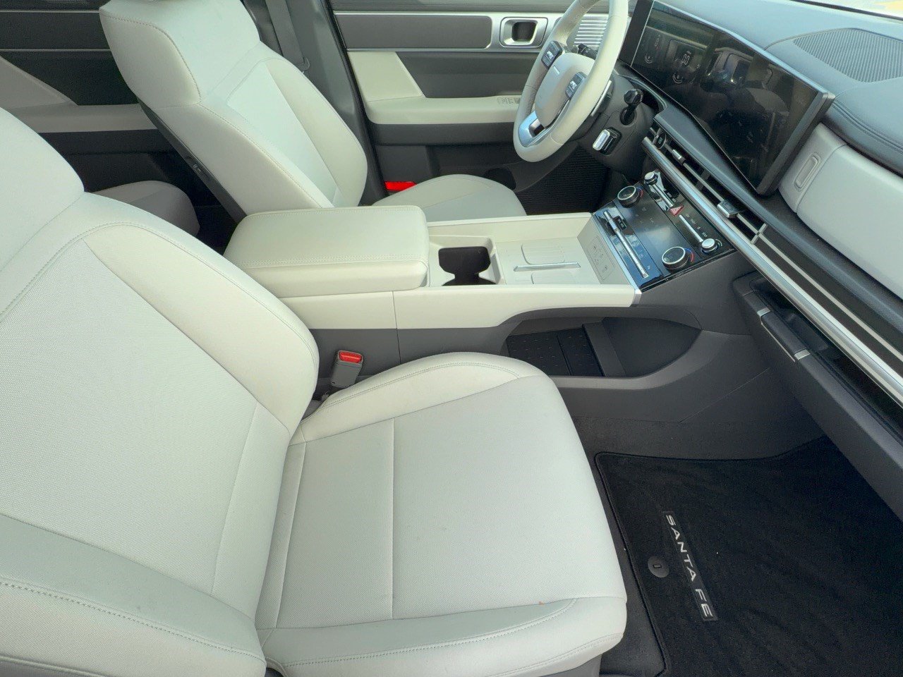 Used 2026 Hyundai Santa Fe SE FWD image 30