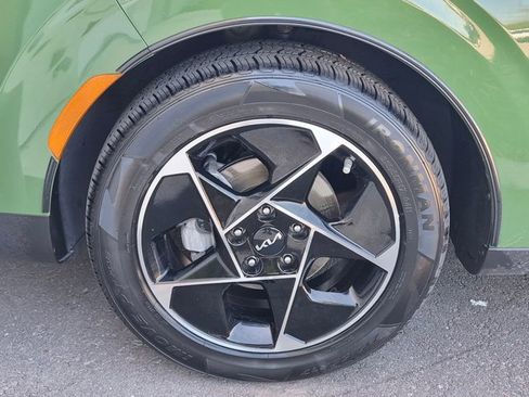 Used 2023 Kia Soul EX image 23