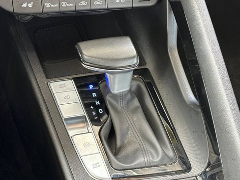 Used 2025 Hyundai Elantra Limited FWD image 30