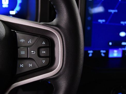 Used 2025 Ford Bronco Badlands image 20