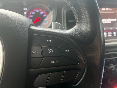 Used 2019 Dodge Charger R/T RWD image 17